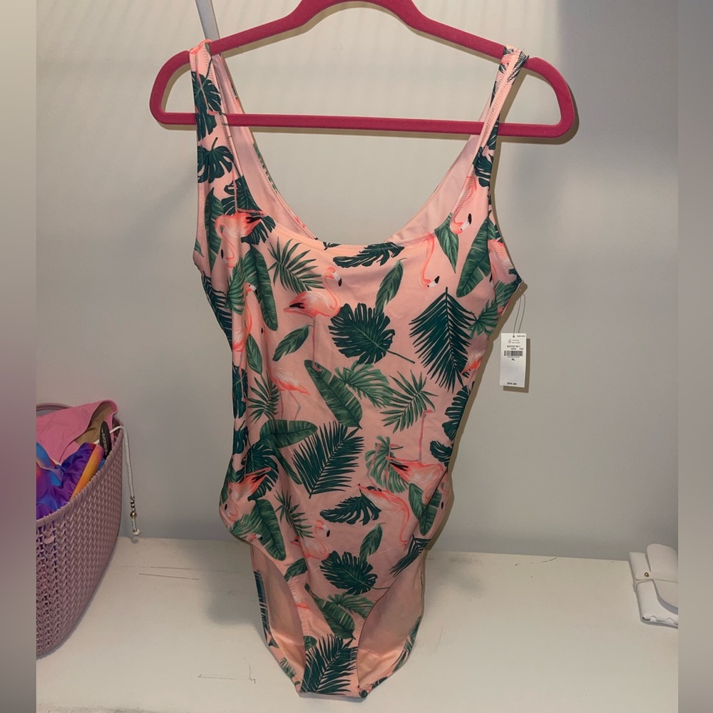 🦩 NWT Old Navy Flamingo One Piece 🦩